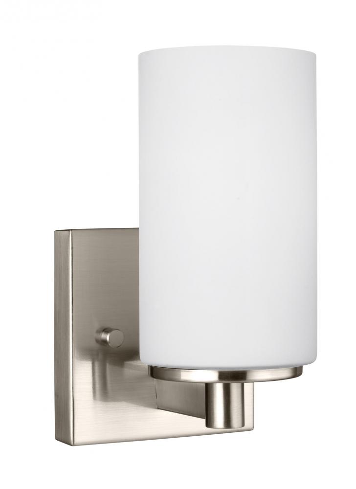 Hettinger transitional 1-light LED indoor dimmable bath vanity wall sconce  in brushed nickel silver 9VLMA Mahlander's Inc.
